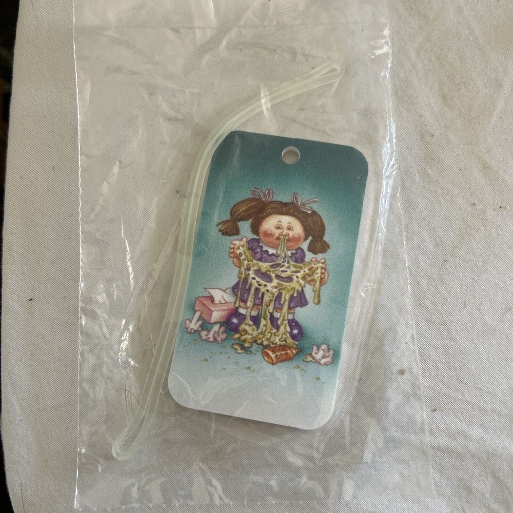 2023 Garbage Pail Kids Go on Vacation MESSY TESSIE /LEAKY LINDSAY Luggage Tag J6